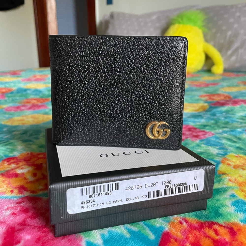 Gucci bifold wallet